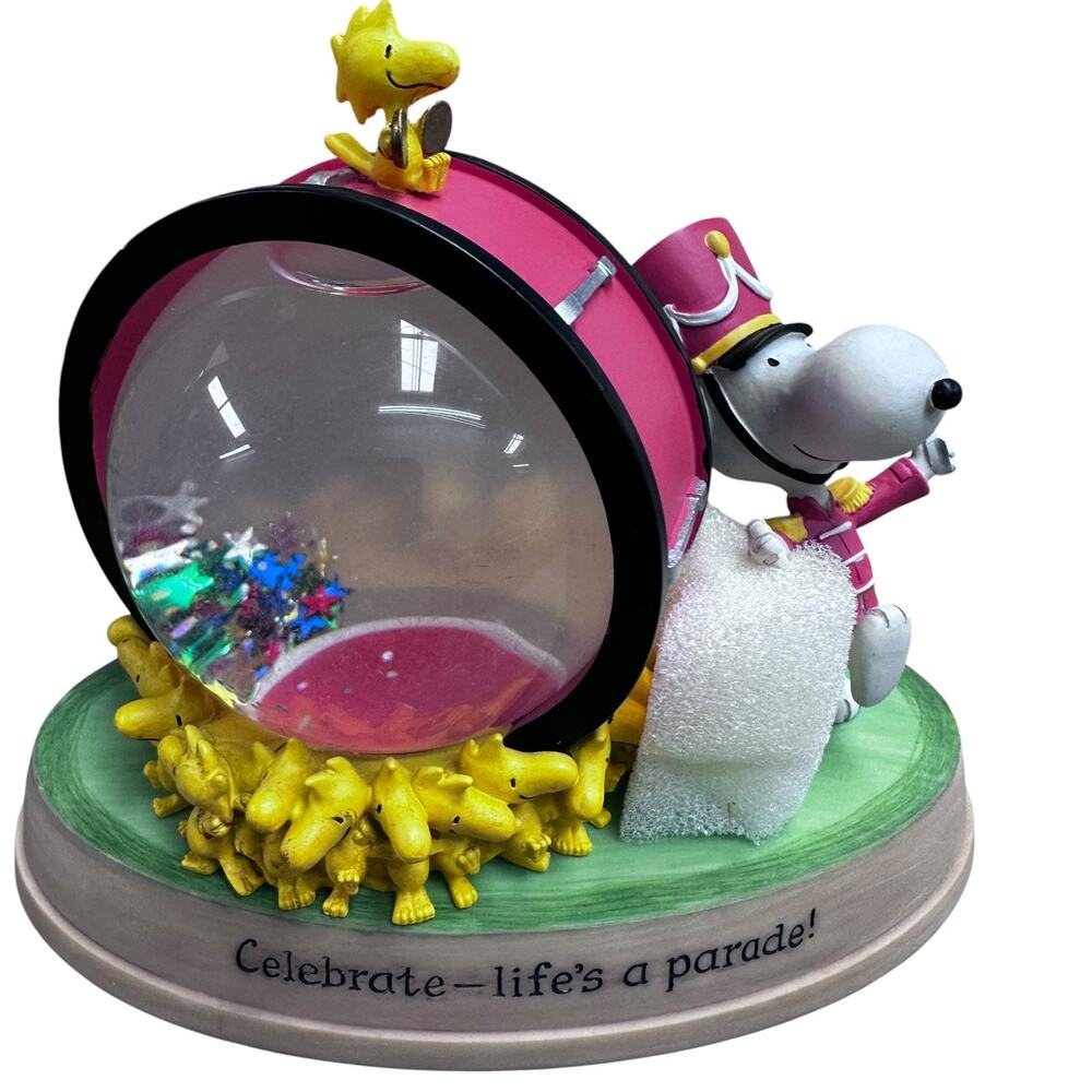 Hallmark Peanuts Gallery Water Globe Celebrate-Life’s A Parade! Snoopy Woodstock